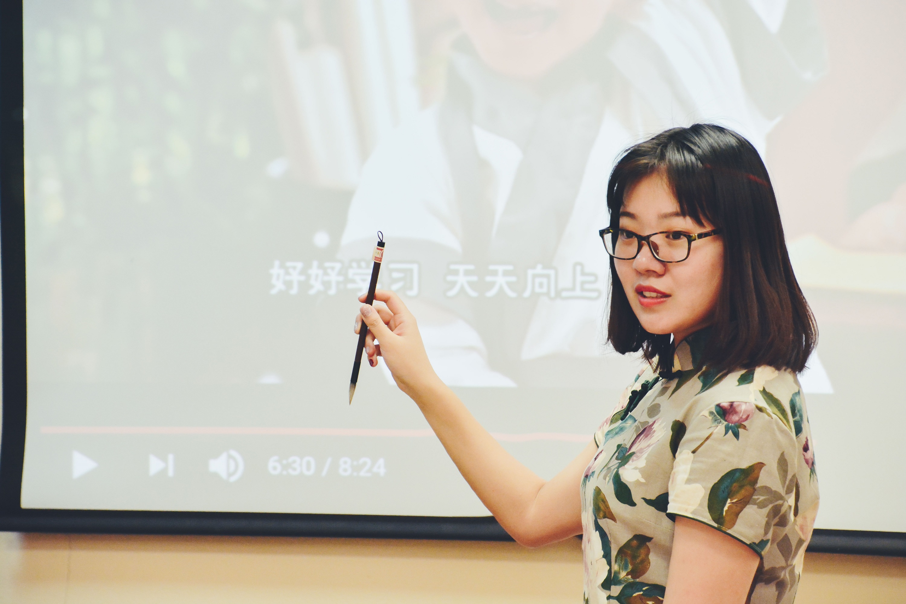 图片1: 王玮琦老师介绍“执笔”.jpg
