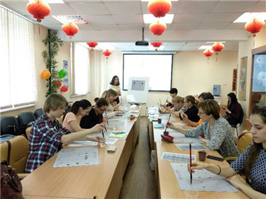 图片4:王歌老师讲书法.jpg