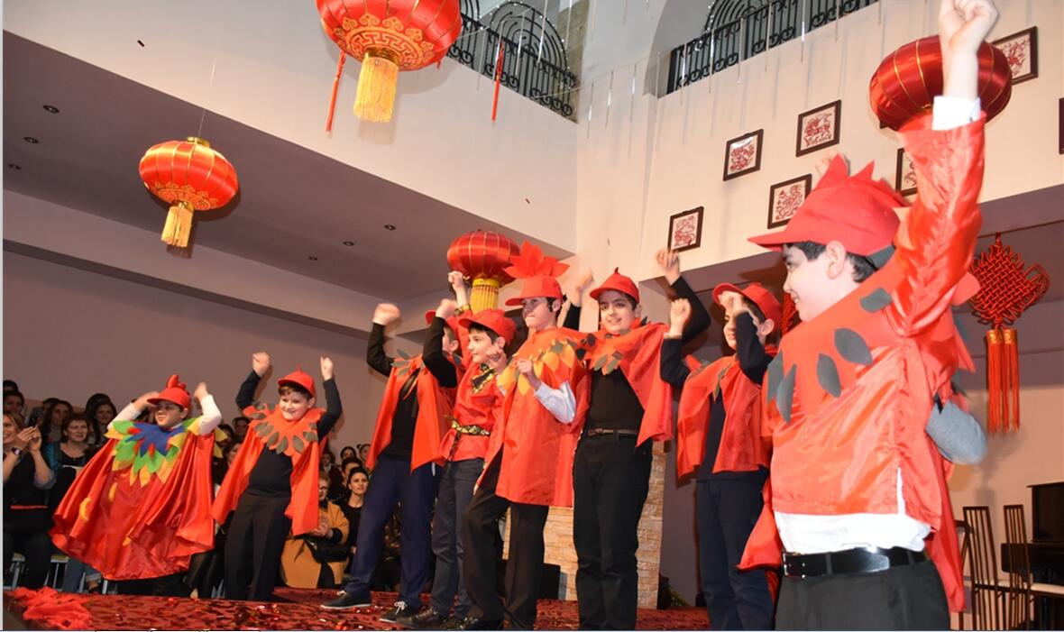 欢乐公鸡舞.jpg