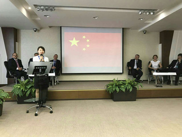 图片1:彭老师开幕式作为中方代表致辞_副本.jpg
