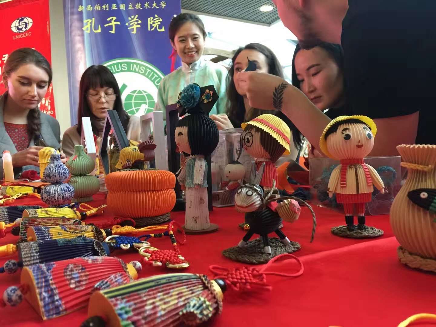 图片3:掐褶纸作品展.jpg