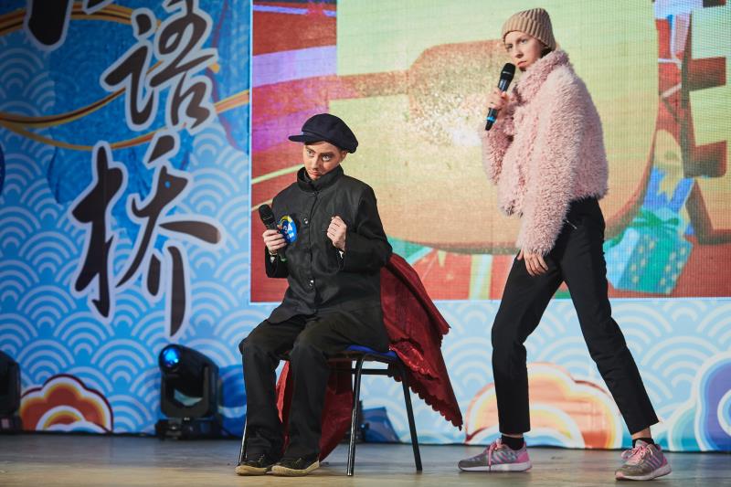 图片3:改编经典喜剧宋丹丹和赵本山小品.jpg