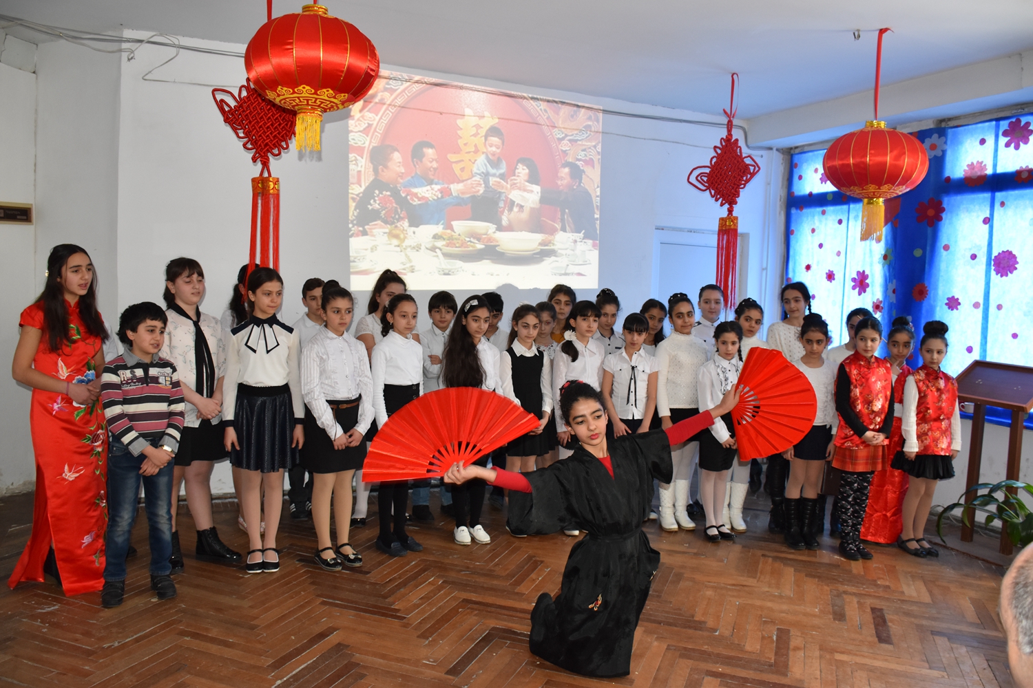 4.扇子舞表演.JPG